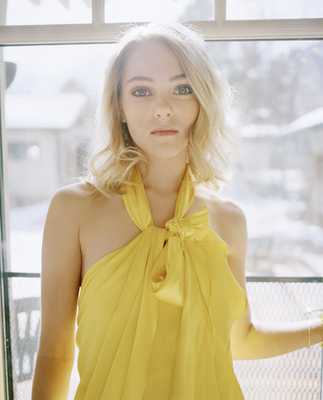 normal_mq16 - AnnaSophia-Robb