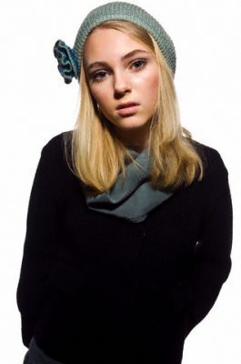 annasophiarobbfan_COM-sleepwalking-charlizetheron-2008jan23-012 - AnnaSophia-Robb