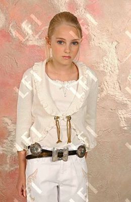 normal_mq30 - AnnaSophia-Robb