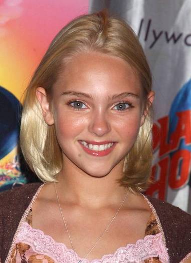 annasophiarobbfan_com-bubblegumblowingcontest-2005jul12-a001