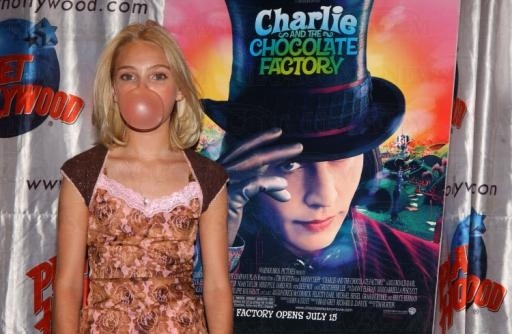 annasophiarobbfan_com-bubblegumblowingcontest-2005jul12-f002