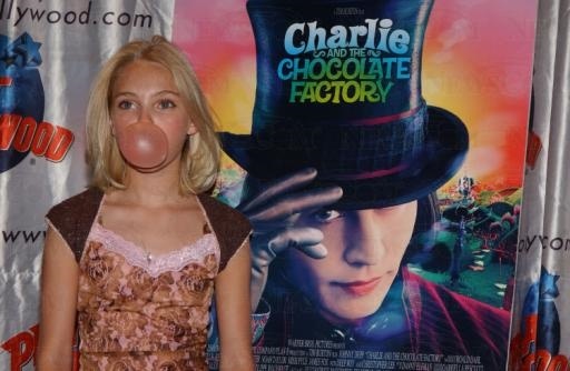 annasophiarobbfan_com-bubblegumblowingcontest-2005jul12-f003