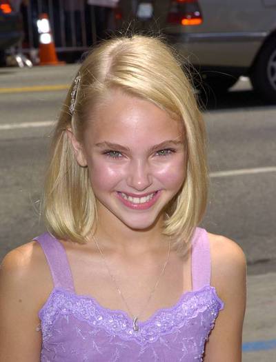 annasophiarobbfan_com-charlieandthechocolatefactory-2005jul10-b001 - AnnaSophia-Robb