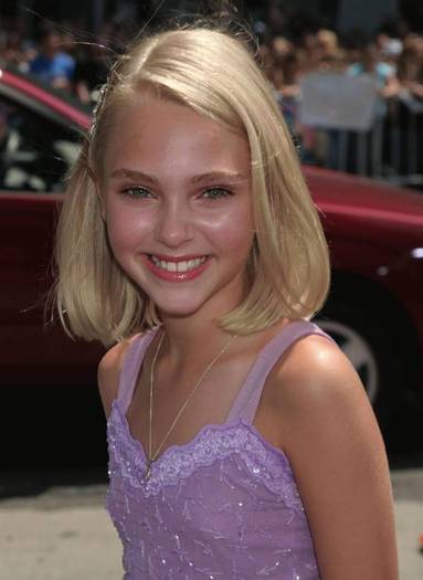 annasophiarobbfan_com-charlieandthechocolatefactory-2005jul10-b003 - AnnaSophia-Robb