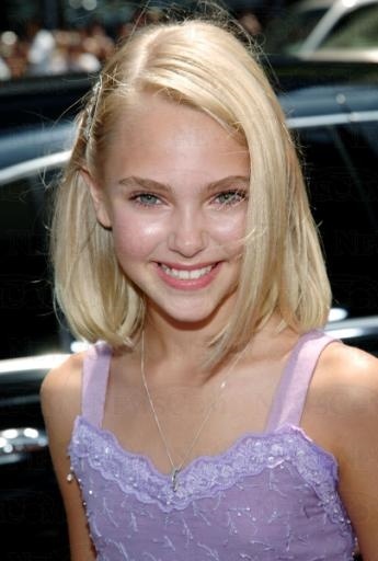 annasophiarobbfan_com-charlieandthechocolatefactory-2005jul10-b008 - AnnaSophia-Robb