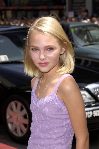 annasophiarobbfan_com-charlieandthechocolatefactory-2005jul10-c006