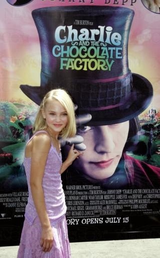 annasophiarobbfan_com-charlieandthechocolatefactory-2005jul10-d005