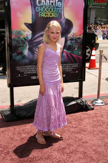 annasophiarobbfan_com-charlieandthechocolatefactory-2005jul10-e023