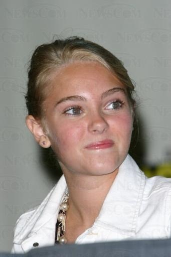 annasophiarobbfan_dot_com-sandiegocomiccon-2006jul20-a002 - AnnaSophia-Robb