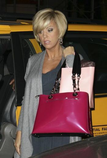 kate-gosselin-debuts-short-hair-again_350x517