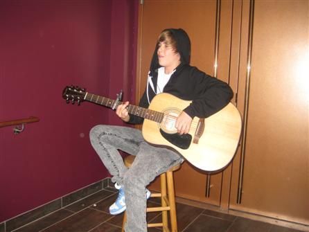 canta (4) - justin singing