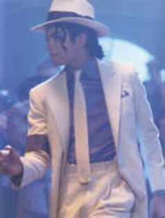 WIEIQOAQMWCITNOMGBO - Smooth Criminal