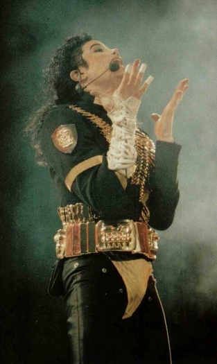 michael_jackson-60001[1] - Dangerous Tour