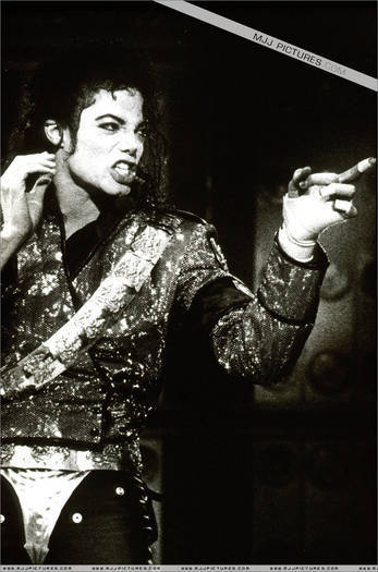 YWCVXYEPULAMVYCROZR - Dangerous Tour