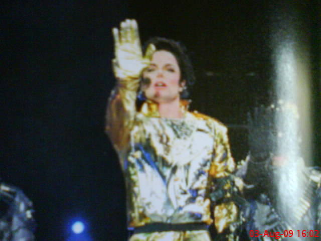 FCOEESNXHMWBQNACXWB - HIStory Tour