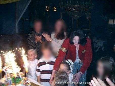 10 - Michael Jackson shi copiii sai