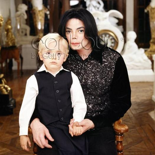 EUDBYDJNLOYRXMXVQRT - Michael Jackson shi copiii sai