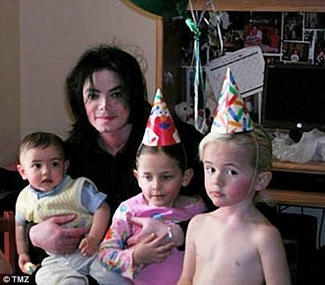 LQWTNVXQTZZWEYHDMPC - Michael Jackson shi copiii sai