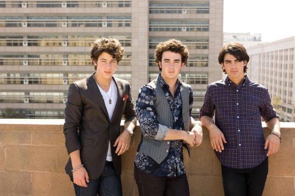 Jonas-Brothers-The-3D-Concert-Experience-1234983603 - jonas brothers