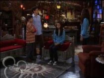 12416187_BGGQZLNZJ - un episod din magicieni din waverly place