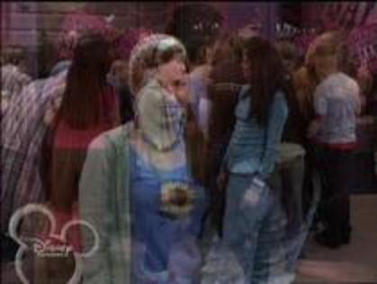 12416193_EBOCHJVCG - un episod din magicieni din waverly place