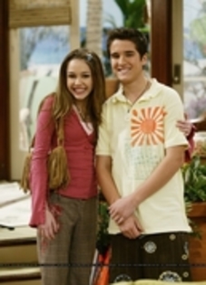 12313932_HFSDCSRNZ - Hannah Montana 1-00