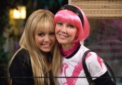 12314586_AOADMTZBM - Hannah Montana 2-00