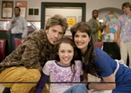 12315138_YLAXUEJCI - Hannah Montana 2-00