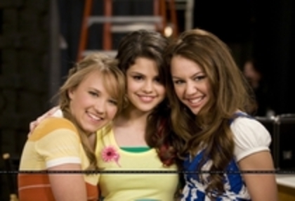 12315178_YZGNTXSTN - Hannah Montana 2-00