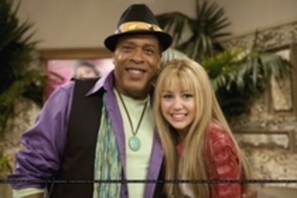 12314475_ULYANBFVU - Hannah Montana 2-00