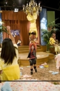 12314484_QVYPVPWZK - Hannah Montana 2-00