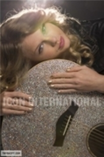 11584799_KGKEYZKQR - Sedinta foto-Taylor Swift 4