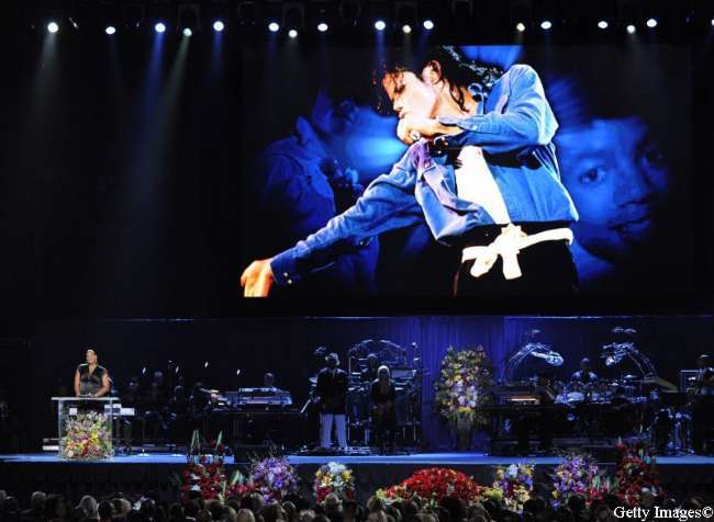 tb_650_funeralii_michael_jackson_queen_latifah1