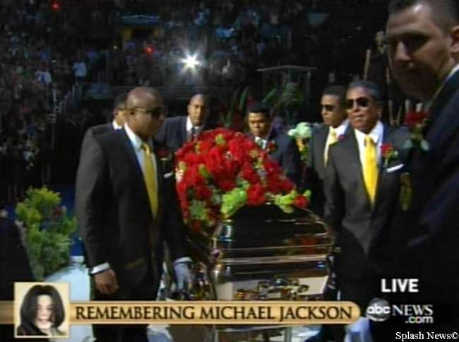 tb_650_michael_jackson_coffin - Funeraliile lui Michael Jackson