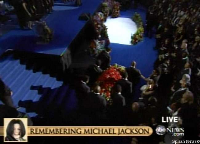 tb_650_michael_jackson_coffin3 - Funeraliile lui Michael Jackson