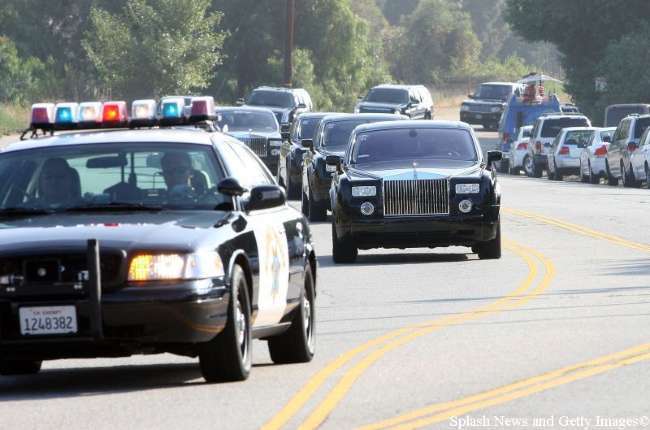 tb_650_michael_jackson_funerals_staples_centre3