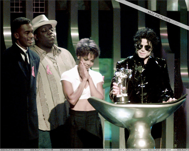 ce doolce e Janet aci iar de Mike nici nu mai zic - Michael Jackson And His Family