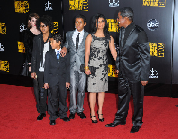 2009+American+Music+Awards+Arrivals+_4Xj9Fvy4fvl - Michael Jackson And His Family