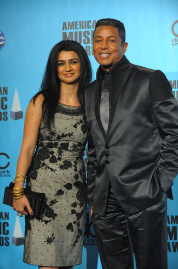 2009+American+Music+Awards+Press+Room+H8zh9wczmF3l - Michael Jackson And His Family