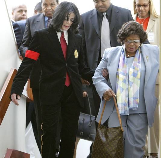 DMXBOIEHAUWWQHUUSNL - Michael Jackson And His Family