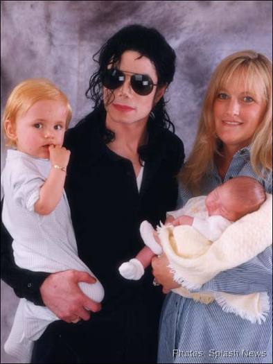 JFRKXTGAQIBZSYFERNG - Michael Jackson shi Debbie Rowe