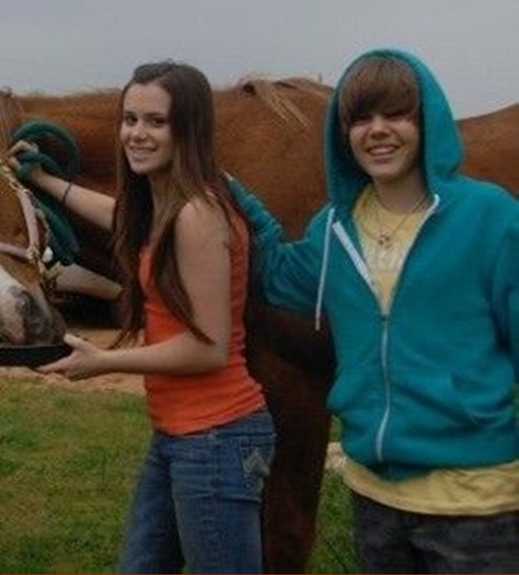 hoq09jxogxufhfqg-vert - caitlin beadles