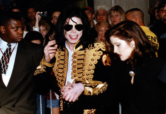 8653658_550x550_mb_art_R0 - Michael Jackson shi Lisa-Marie Presley