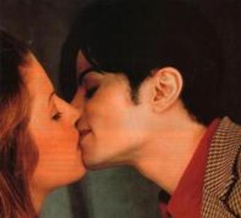 DRKZWXMSAILAQDYODMK - Michael Jackson shi Lisa-Marie Presley