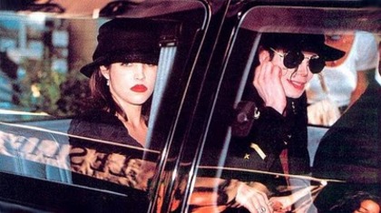 MJandLisaMariePresley1 - Michael Jackson shi Lisa-Marie Presley