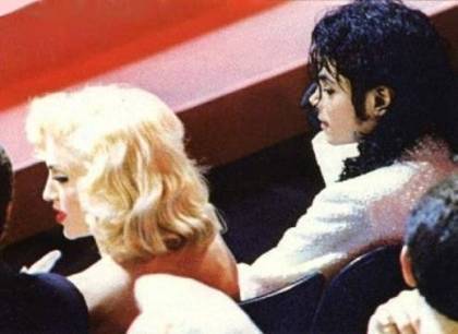 URJVEWMUCYEFXTTVENP - Michael Jackson shi Madonna