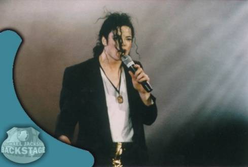 FKDNGFXSNOZQDJLCPNS[1] - Michael Jackson in concerte