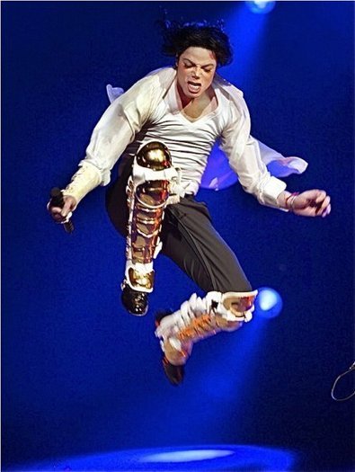 UJGZUKFKLDDYJMWXNAE - Michael Jackson in concerte