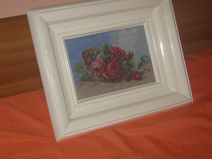 Trandafiri rosii; 22cm/27cmdimensiunea tabloului

