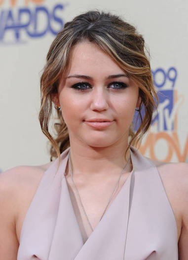 miley-cyrus_COM-mtvmovieawards-2009may31-0093[1] - Miley-MTV Movie Awards May 31st 2009
